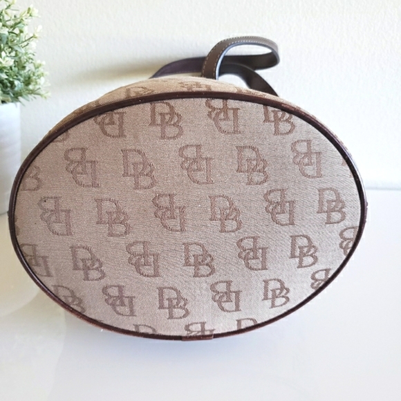 Dooney & Bourke Bucket Bag Monogram Vintage Classic Handbag Purse Signature Logo - Picture 7 of 17
